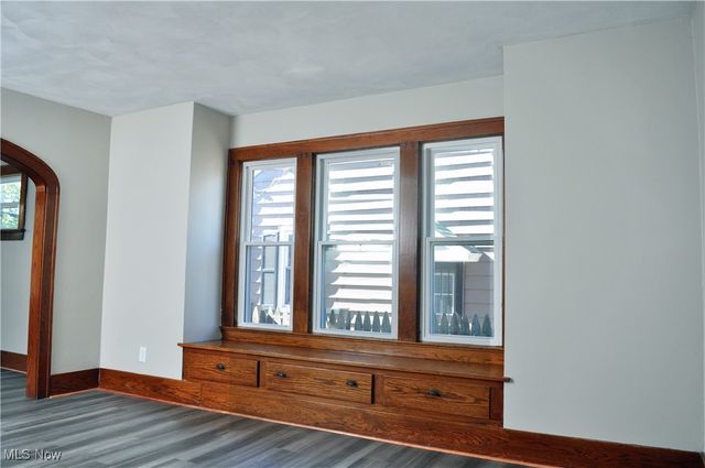 910 W 14th Street, Lorain, OH 44052