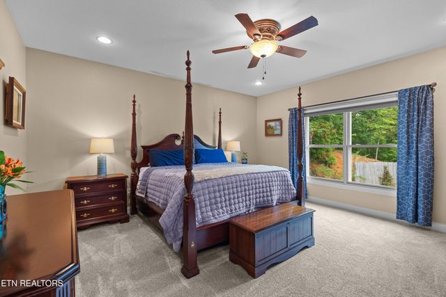 2278 Lower Rinehart Rd, Dandridge, TN 37725