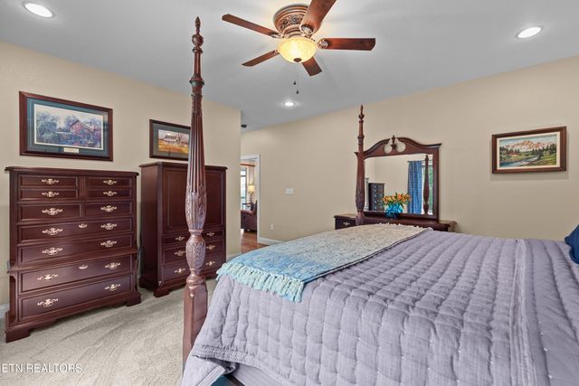 2278 Lower Rinehart Rd, Dandridge, TN 37725