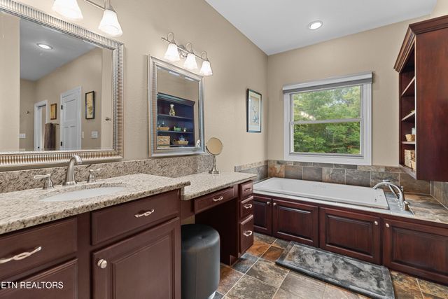 2278 Lower Rinehart Rd, Dandridge, TN 37725