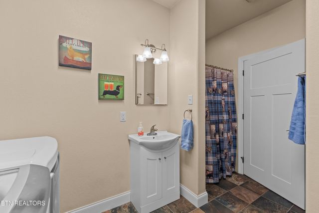 2278 Lower Rinehart Rd, Dandridge, TN 37725