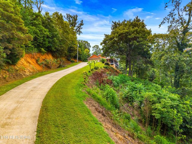 2278 Lower Rinehart Rd, Dandridge, TN 37725