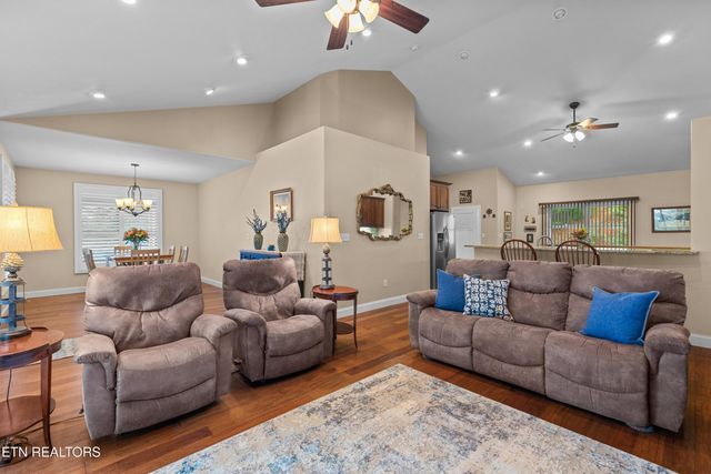 2278 Lower Rinehart Rd, Dandridge, TN 37725