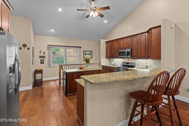 2278 Lower Rinehart Rd, Dandridge, TN 37725