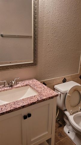 8804 Schick RD C, Austin, TX 78729