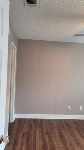 8804 Schick RD C, Austin, TX 78729