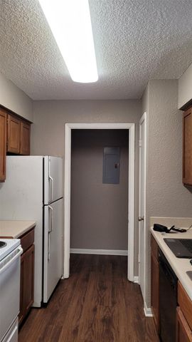 8804 Schick RD C, Austin, TX 78729