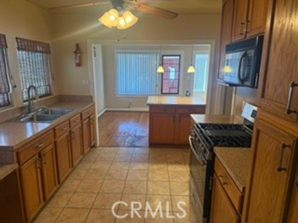 145 W 93rd, Los Angeles, CA 90003 — photo 3
