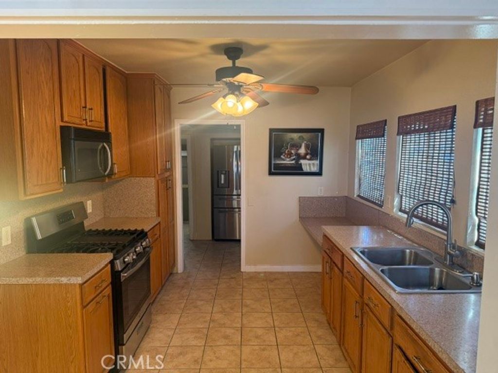 145 W 93rd, Los Angeles, CA 90003 — photo 5