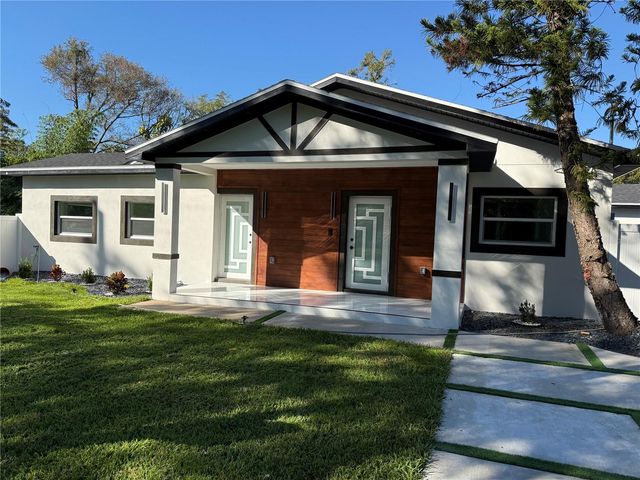 6402 N WOODLYNNE AVENUE, Tampa, FL 33614