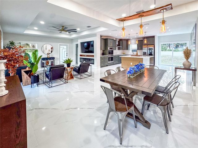 6402 N WOODLYNNE AVENUE, Tampa, FL 33614