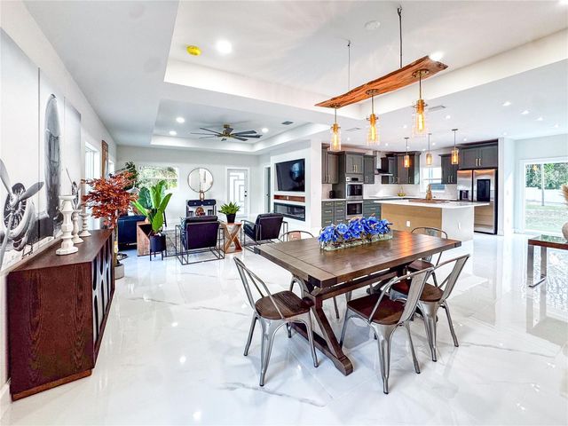 6402 N WOODLYNNE AVENUE, Tampa, FL 33614