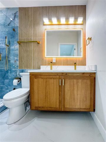 6402 N WOODLYNNE AVENUE, Tampa, FL 33614