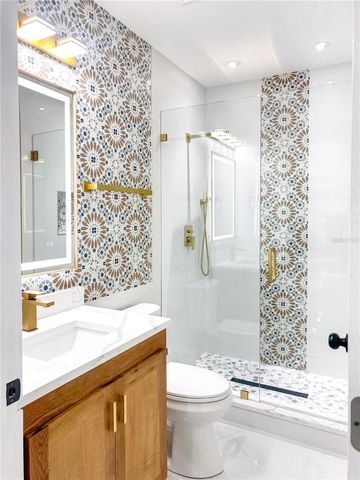 6402 N WOODLYNNE AVENUE, Tampa, FL 33614