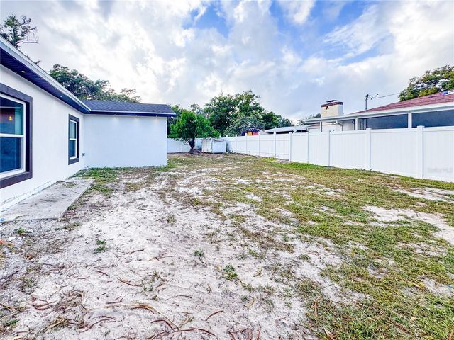 6402 N WOODLYNNE AVENUE, Tampa, FL 33614