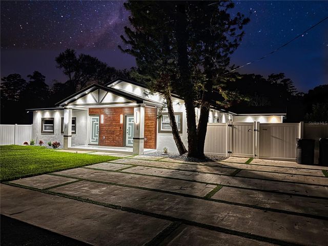 6402 N WOODLYNNE AVENUE, Tampa, FL 33614