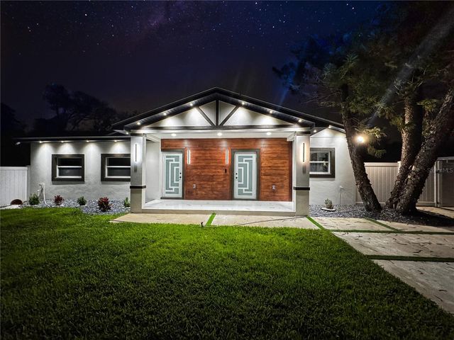 6402 N WOODLYNNE AVENUE, Tampa, FL 33614