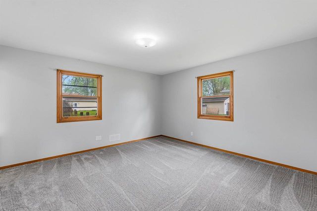 787 CHESTER PLACE, Fond Du Lac, WI 54935