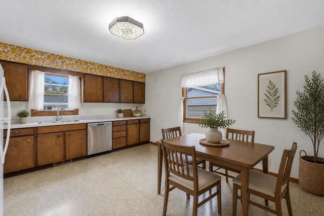 787 CHESTER PLACE, Fond Du Lac, WI 54935