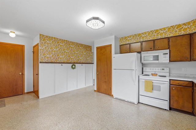 787 CHESTER PLACE, Fond Du Lac, WI 54935