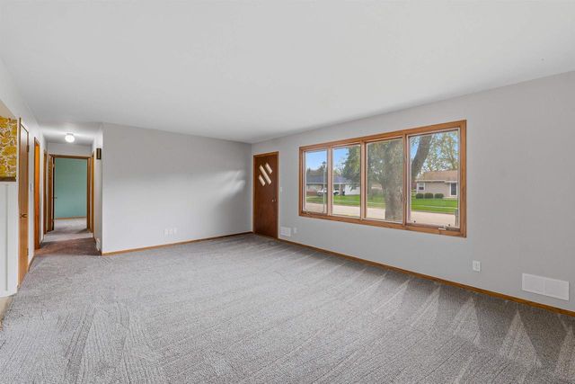 787 CHESTER PLACE, Fond Du Lac, WI 54935