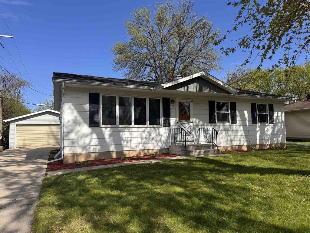 787 CHESTER PLACE, Fond Du Lac, WI 54935