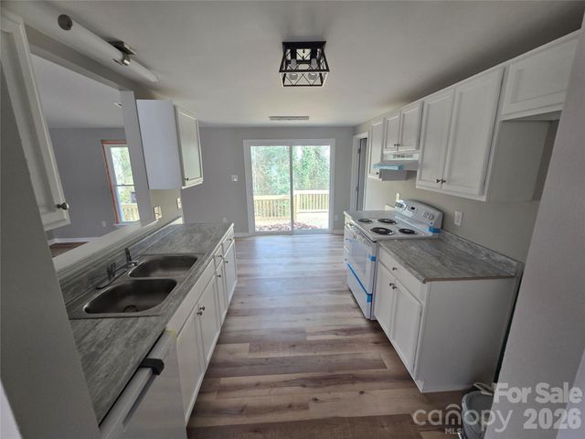 6608 Wagon Oak Road, Charlotte, NC 28212