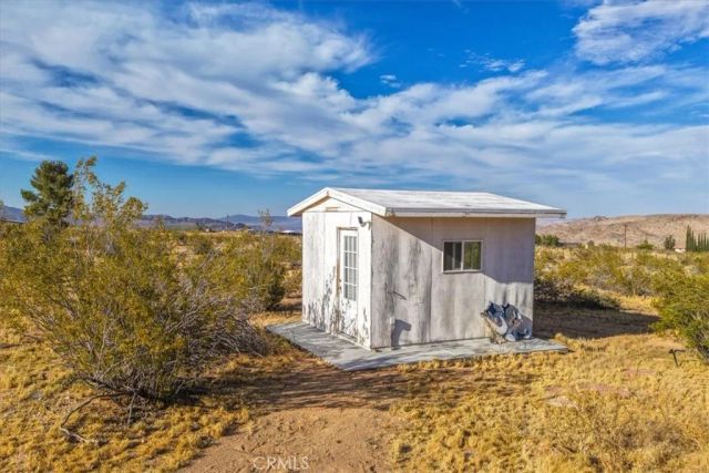 2625 Geronimo Trail, Landers, CA 92285