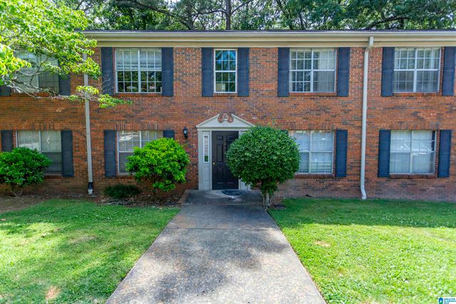 2042 Montreat Pkwy Apt D, Vestavia Hills, AL 35216
