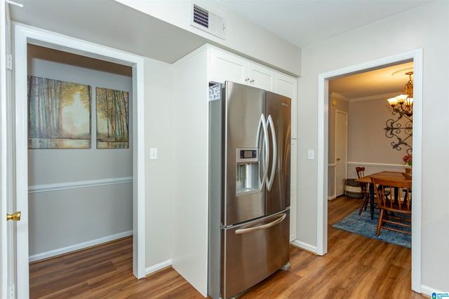 2042 Montreat Pkwy Apt D, Vestavia Hills, AL 35216