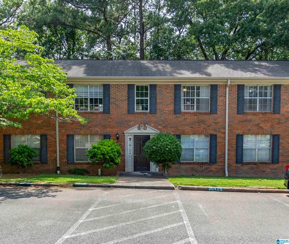 2042 Montreat Pkwy Apt D, Vestavia Hills, AL 35216
