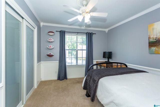2042 Montreat Pkwy Apt D, Vestavia Hills, AL 35216