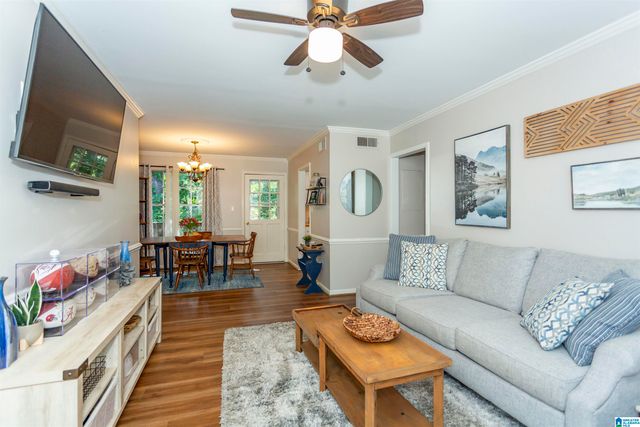 2042 Montreat Pkwy Apt D, Vestavia Hills, AL 35216