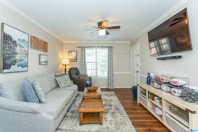 2042 Montreat Pkwy Apt D, Vestavia Hills, AL 35216
