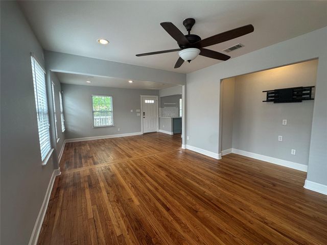 5513 Avenue F A, Austin, TX 78751