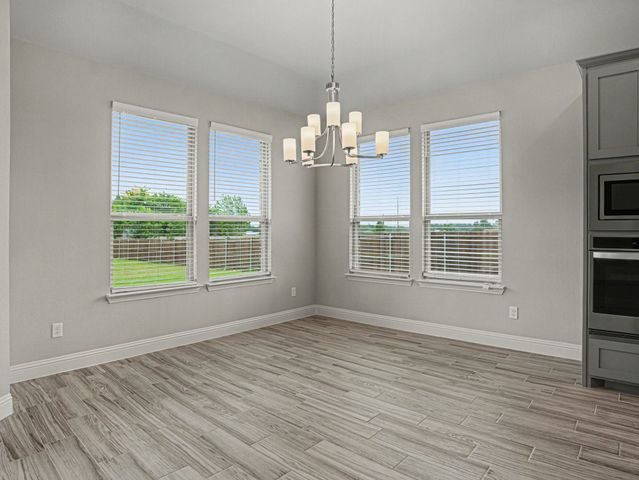 140 Crystal Lake Lane, Red Oak, TX 75154
