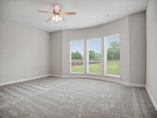 140 Crystal Lake Lane, Red Oak, TX 75154