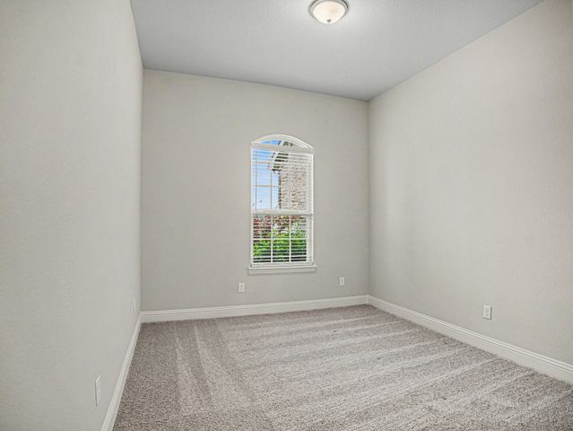 140 Crystal Lake Lane, Red Oak, TX 75154