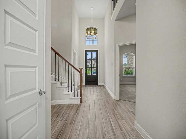 140 Crystal Lake Lane, Red Oak, TX 75154
