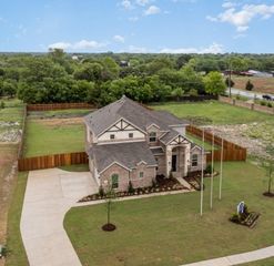 140 Crystal Lake Lane, Red Oak, TX 75154