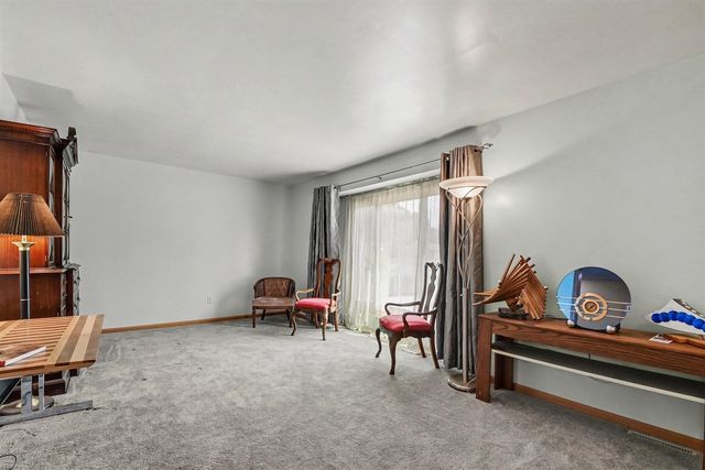 6933 Pine Edge Drive, Alto, MI 49302