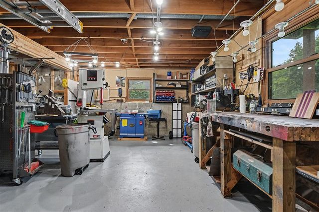 6933 Pine Edge Drive, Alto, MI 49302