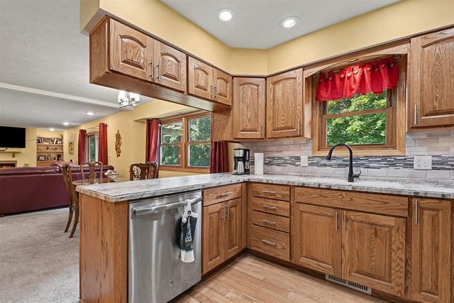 6933 Pine Edge Drive, Alto, MI 49302