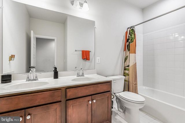 12307 W OAKS DR, Fairfax, VA 22030