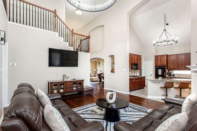 5916 Mossbrook Trail, Dallas, TX 75252