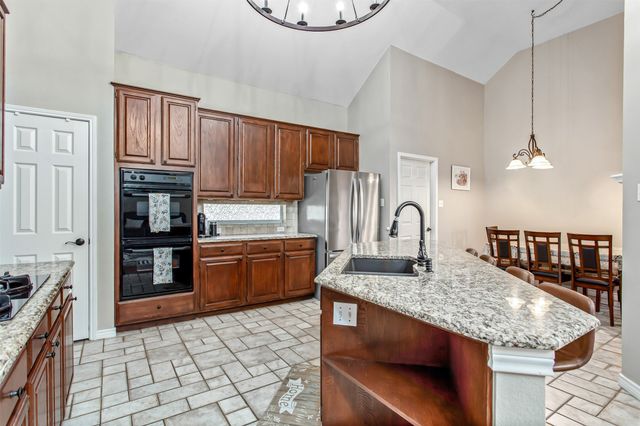 5916 Mossbrook Trail, Dallas, TX 75252