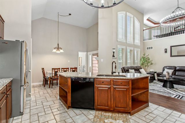 5916 Mossbrook Trail, Dallas, TX 75252