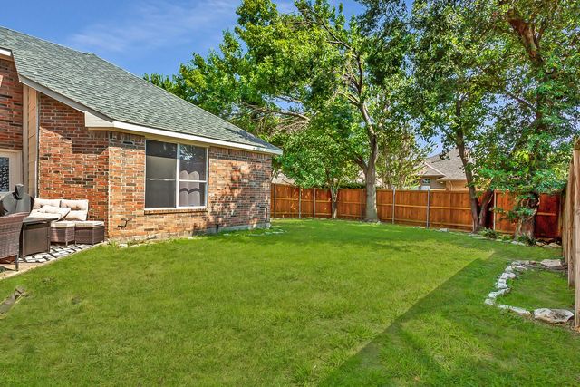 5916 Mossbrook Trail, Dallas, TX 75252