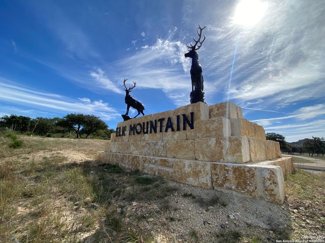 56 W Red Stage, Pipe Creek, TX 78063