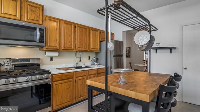 2433 S MOLE ST, Philadelphia, PA 19145